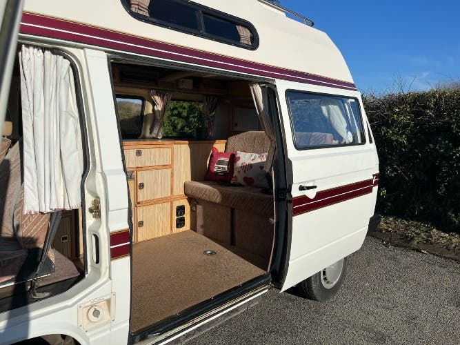 Charlie – VW T25 1.9L petrol - High-Top Auto Sleeper Campervan
